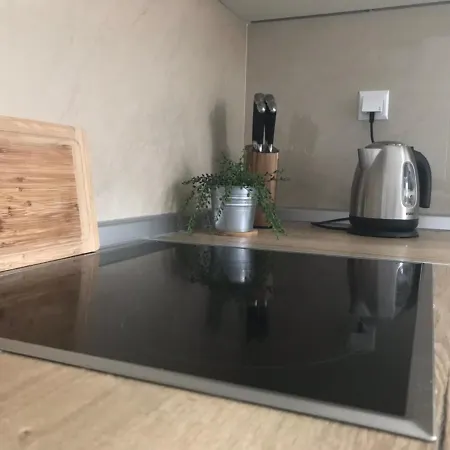 Apartment 497 D E *