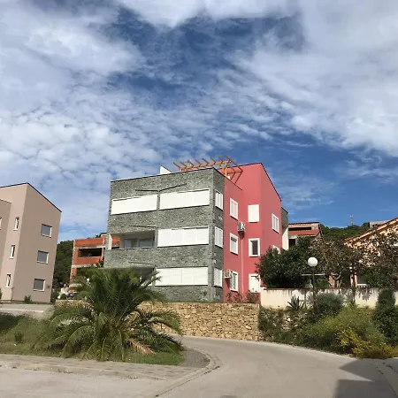 Apartment 497 D E