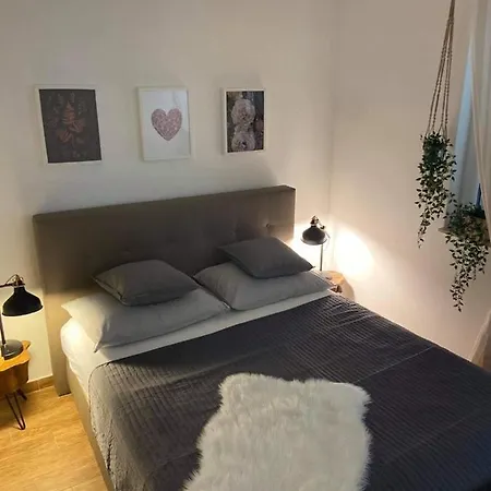 497 D E Apartment